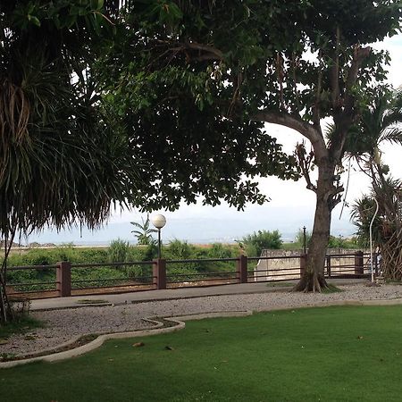 Harbor Lights Hotel And Restaurant Cagayan de Oro Exterior photo